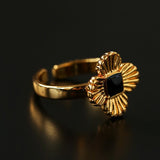 “Fortune Circle” Shell Hibiscus & Clover Ring - floysun
