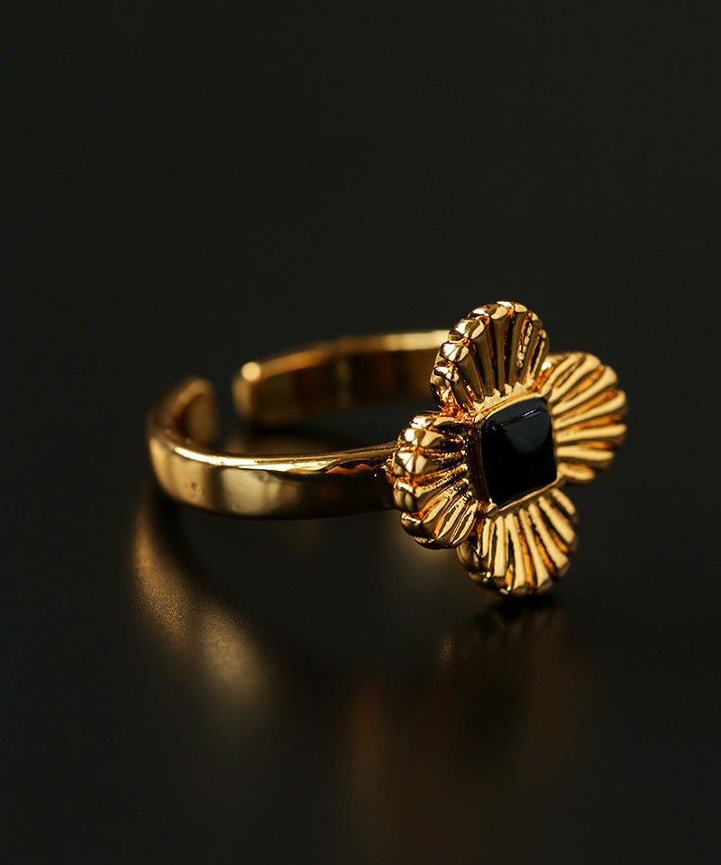 “Fortune Circle” Shell Hibiscus & Clover Ring - floysun