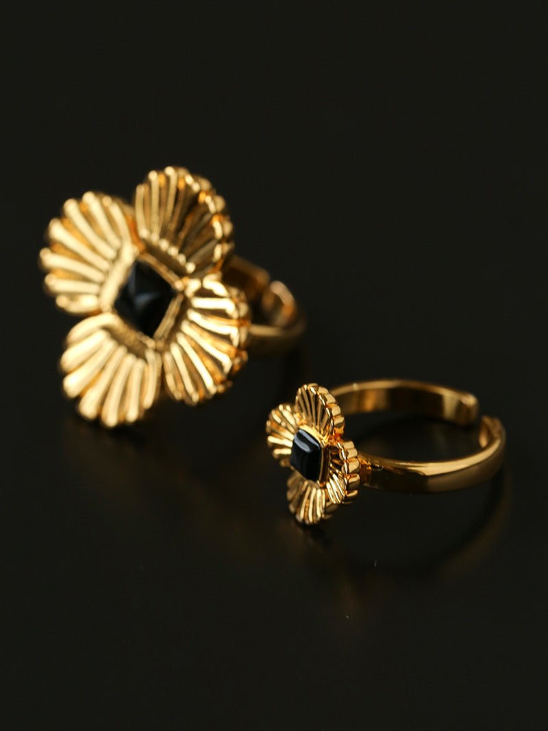 “Fortune Circle” Shell Hibiscus & Clover Ring - floysun