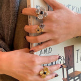 “Fortune Circle” Shell Hibiscus & Clover Ring - floysun