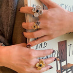 “Fortune Circle” Shell Hibiscus & Clover Ring - floysun