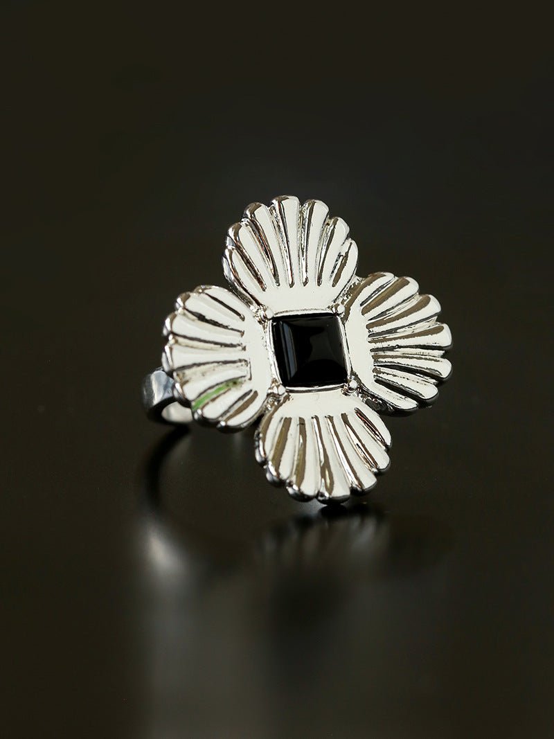 “Fortune Circle” Shell Hibiscus & Clover Ring - floysun