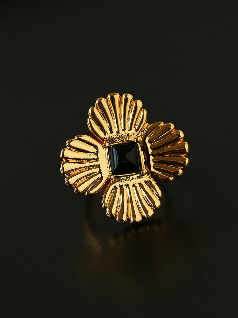 “Fortune Circle” Shell Hibiscus & Clover Ring - floysun