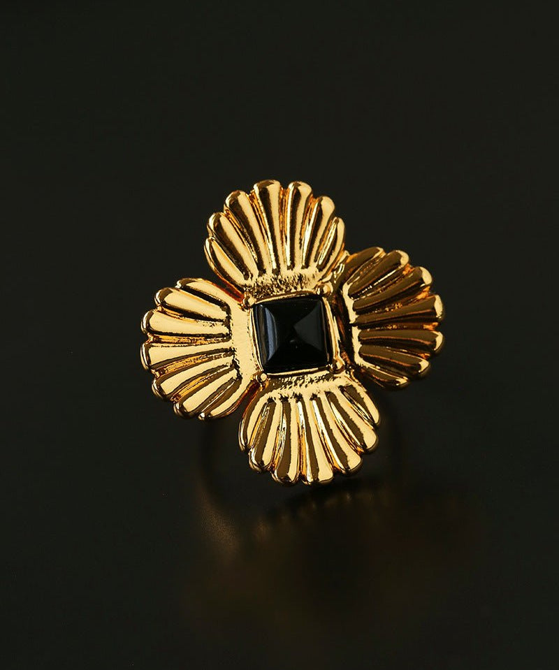 “Fortune Circle” Shell Hibiscus & Clover Ring - floysun