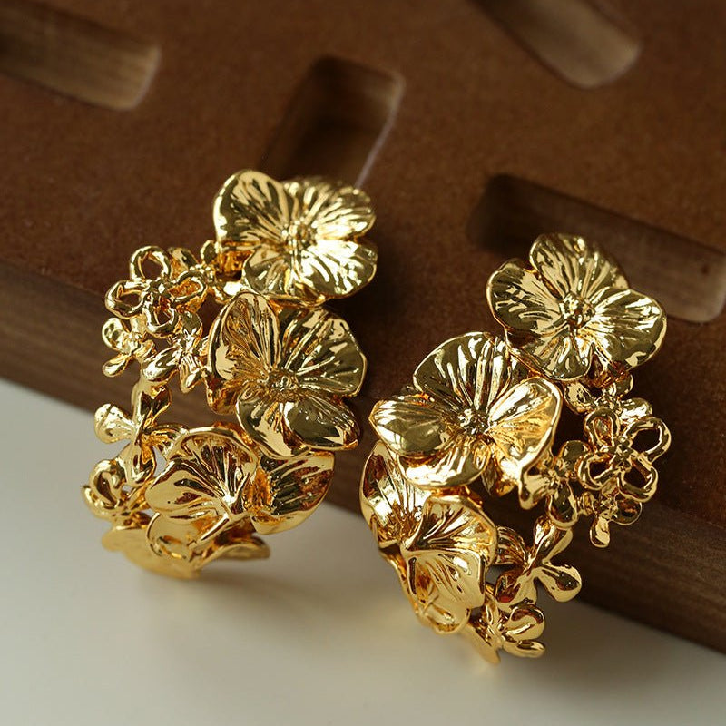 French Vintage Floral Hollow Earrings - floysun
