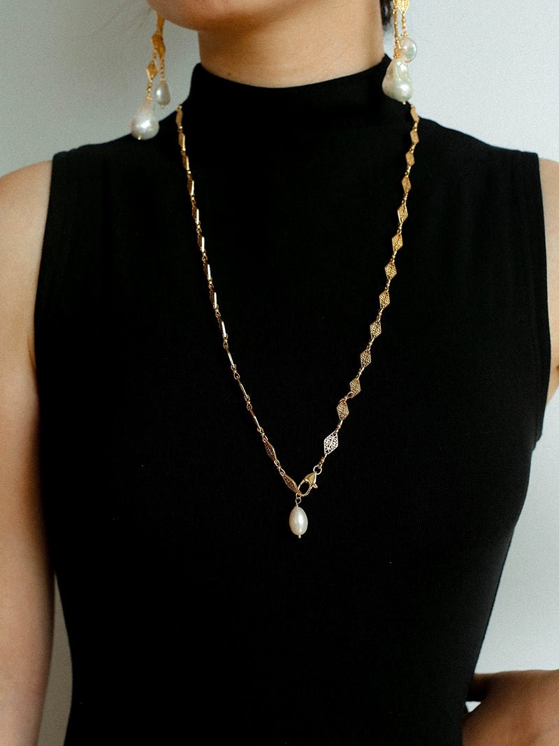 French Vintage Pearl Necklace Gold Plated Openwork Diamond Chain - floysun