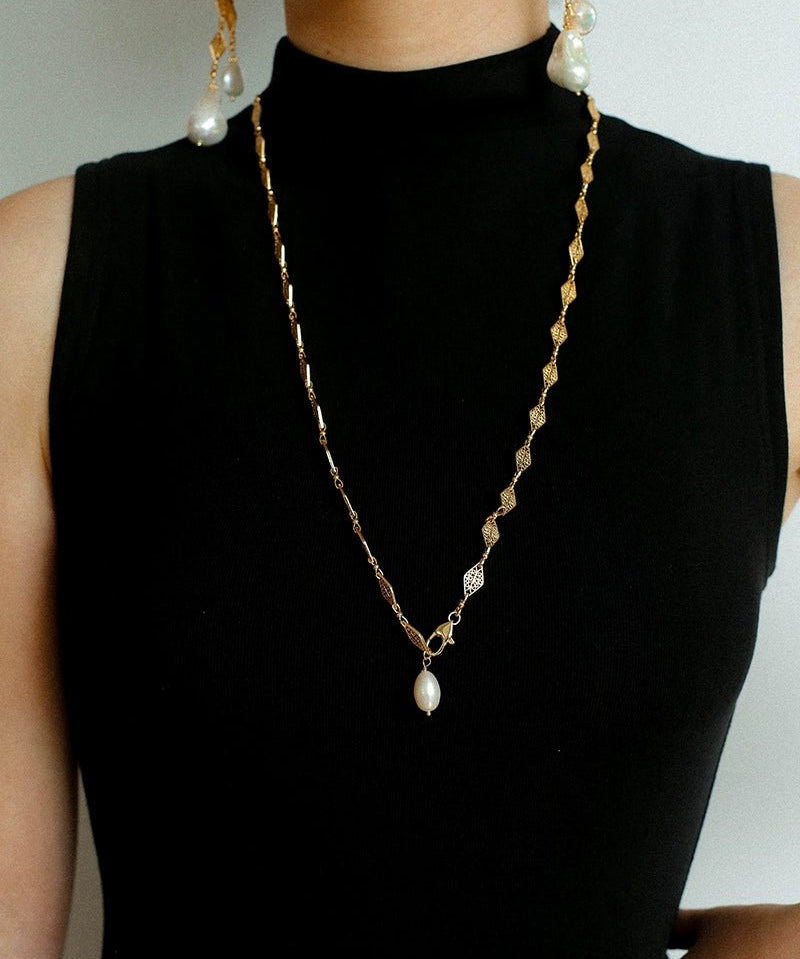 French Vintage Pearl Necklace Gold Plated Openwork Diamond Chain - floysun
