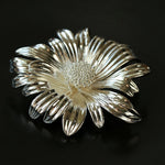 French Vintage Sculpted Daisy Brooch - floysun