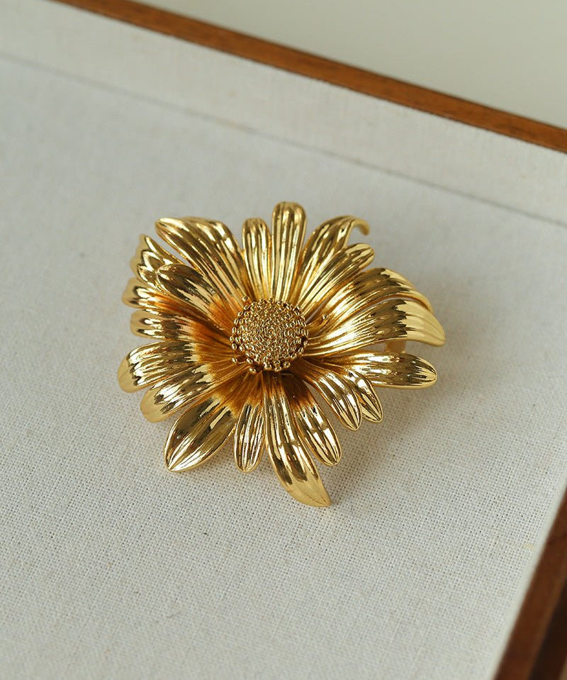 French Vintage Sculpted Daisy Brooch - floysun