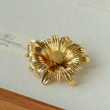 French Vintage Sculpted Daisy Brooch - floysun