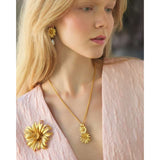 French Vintage Sculpted Daisy Brooch - floysun