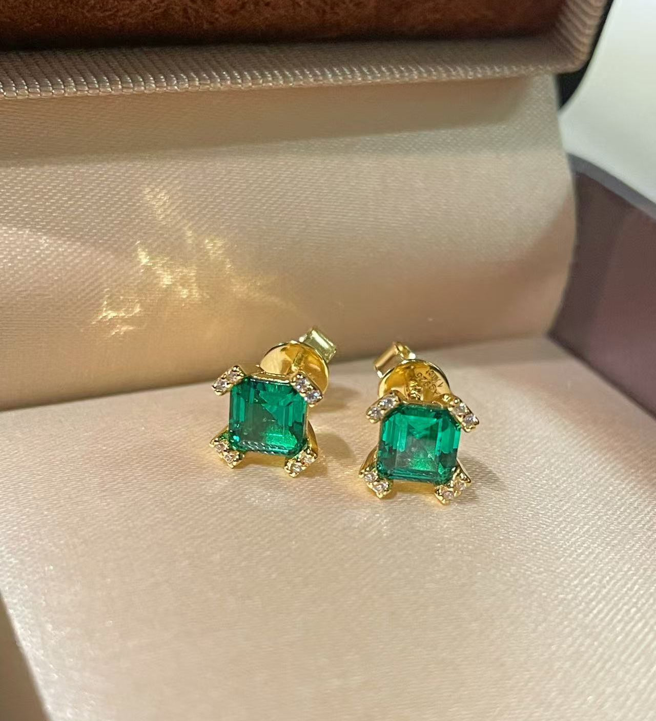 Full Pavé Four - Prong T - Cut Emerald Studs - floysun