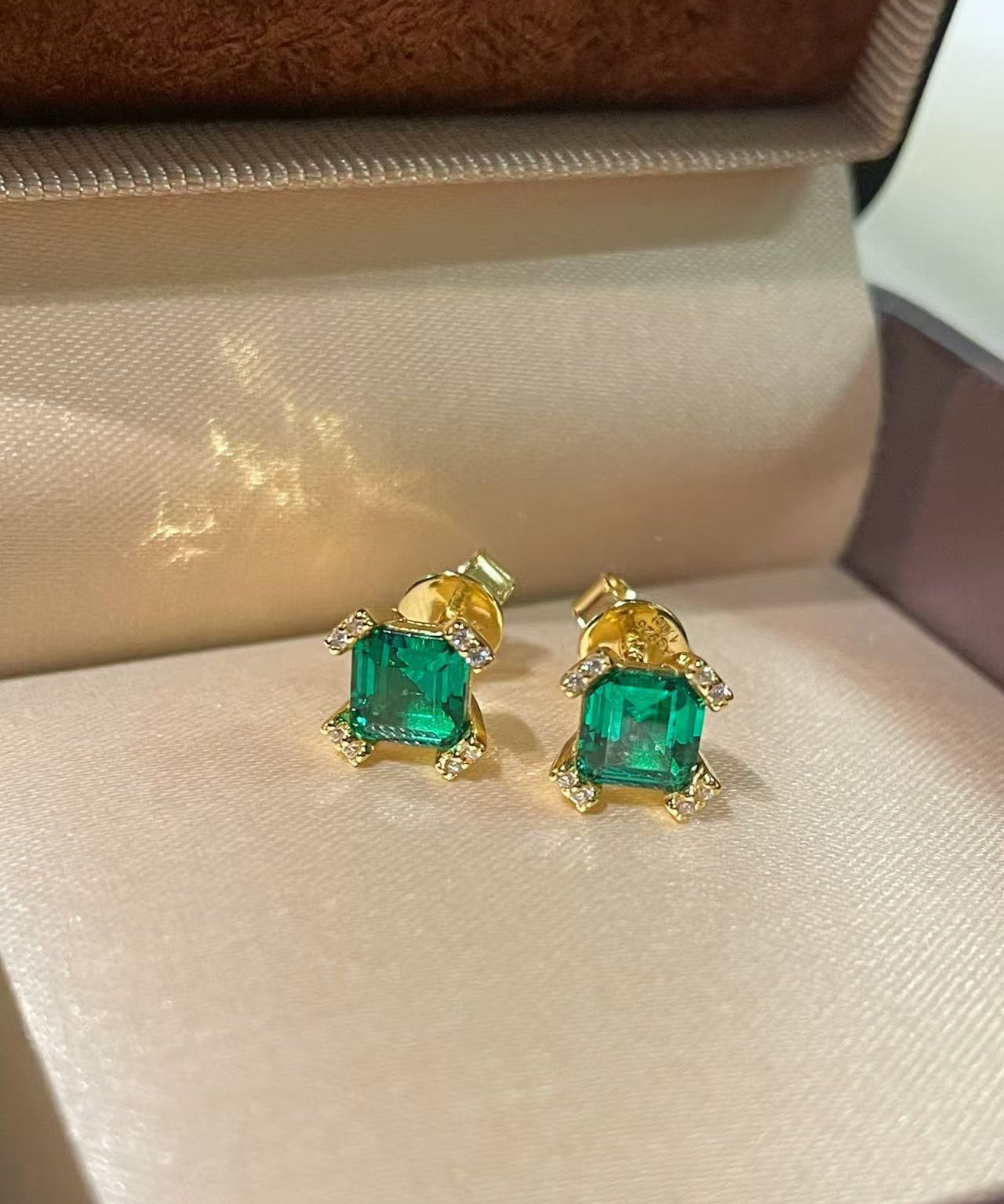 Full Pavé Four - Prong T - Cut Emerald Studs - floysun