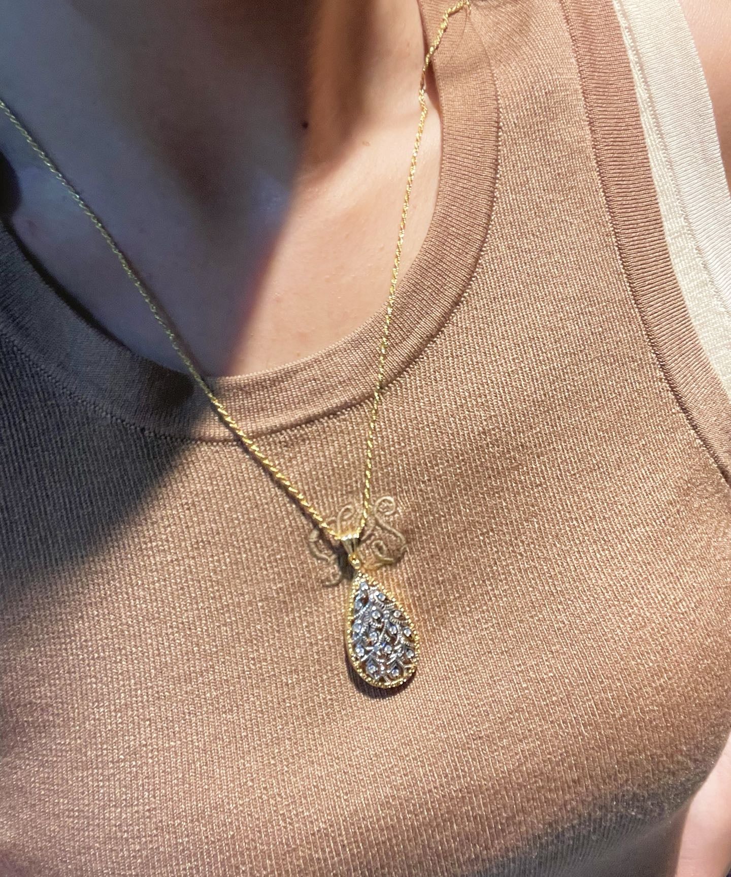 Golden Leaf Twist Necklace with Lab - Grown Diamond Sparkle - floysun