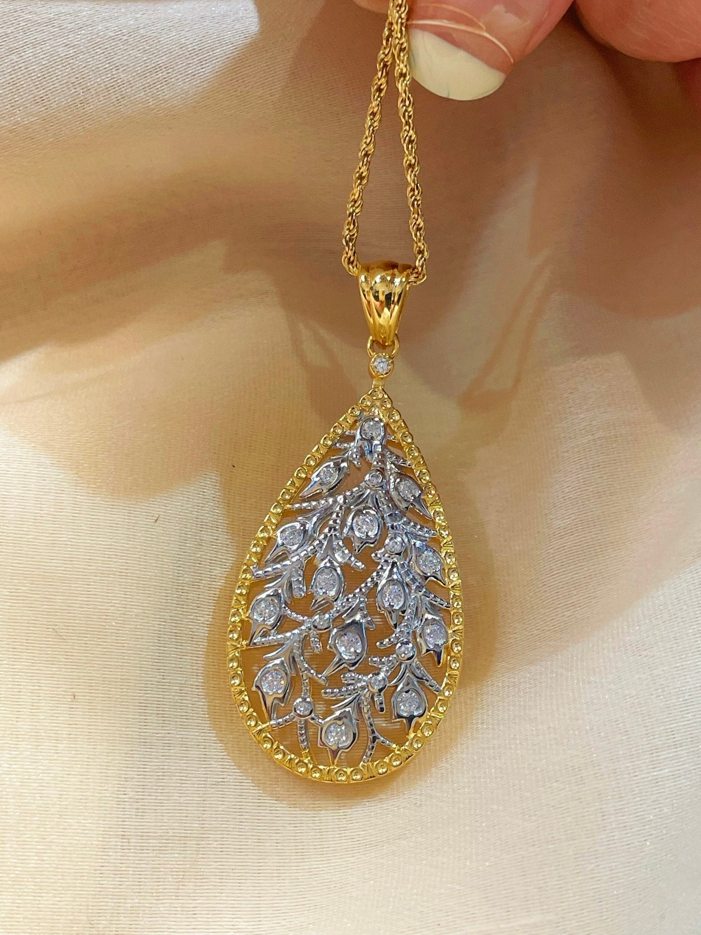 Golden Leaf Twist Necklace with Lab - Grown Diamond Sparkle - floysun