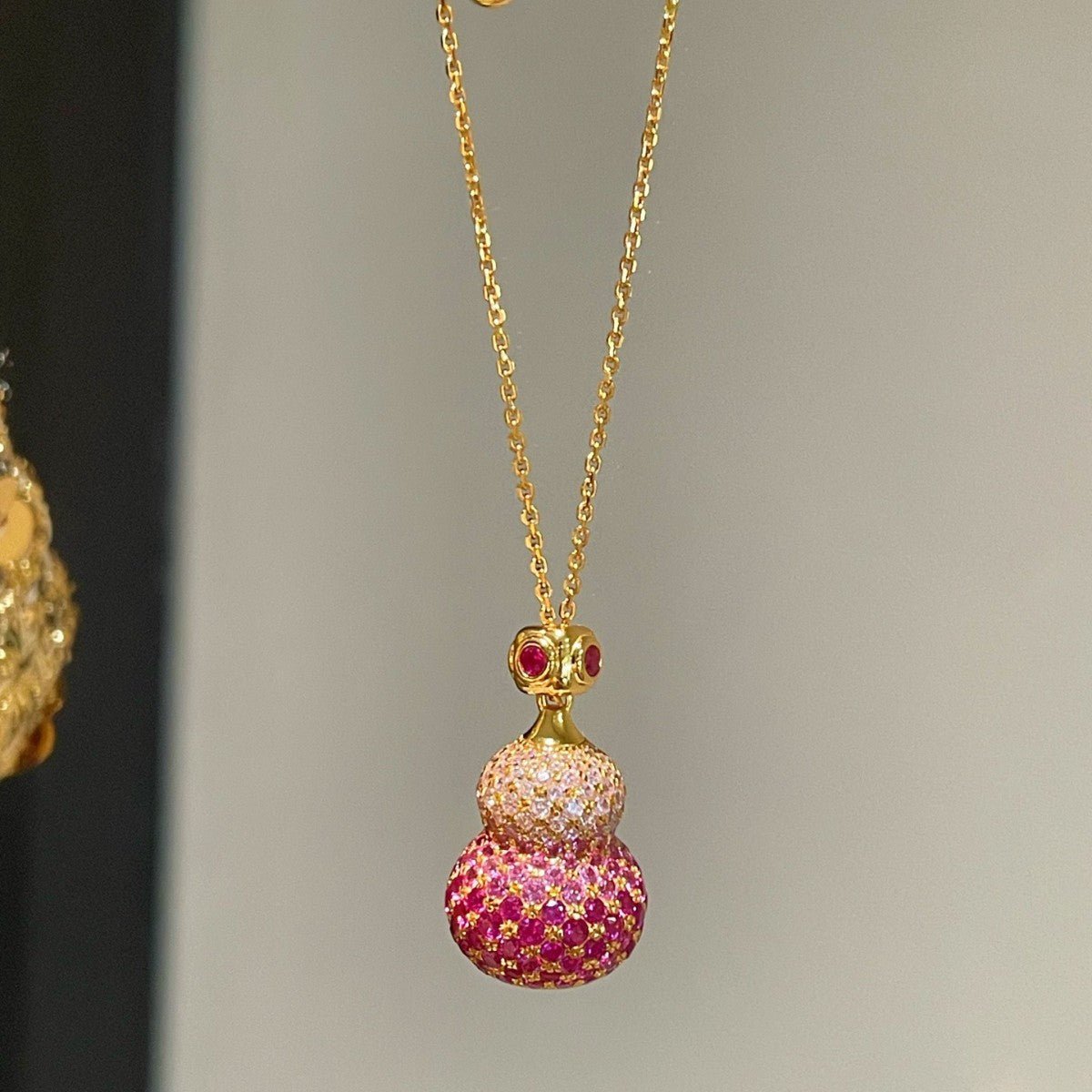 Gradient Pink Gourd Pendant Necklace - floysun