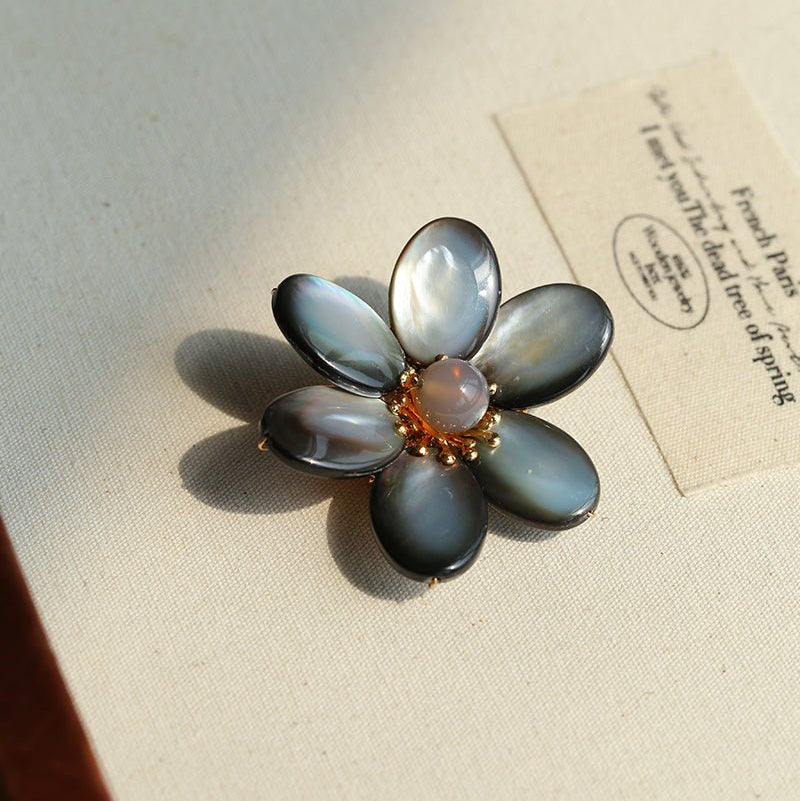 Gray Mother of Pearl Flower & Agate Brooch - floysun