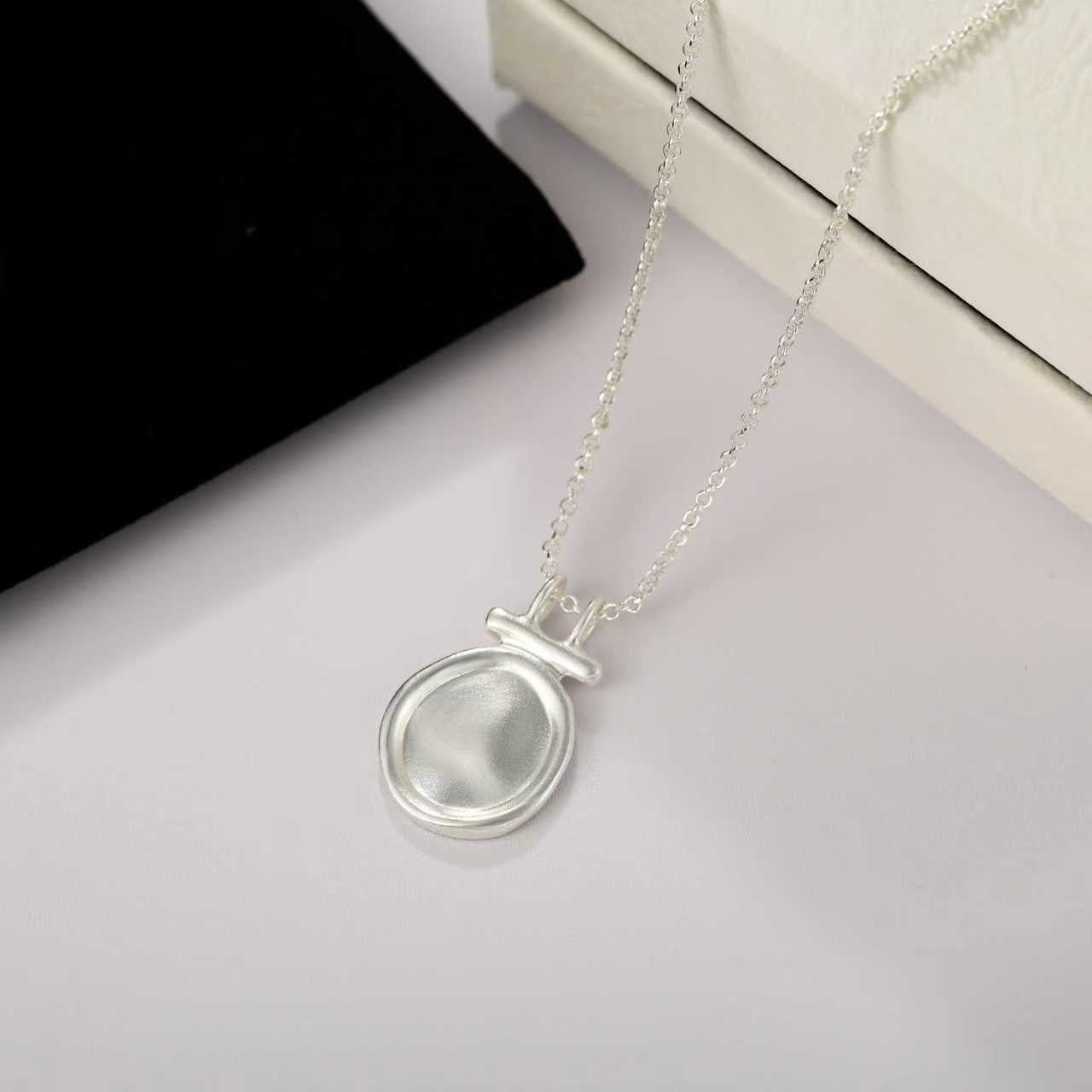Handcrafted Hammered Round Medallion Necklace - Minimalist 925 Sterling Silver Coin Pendant - floysun