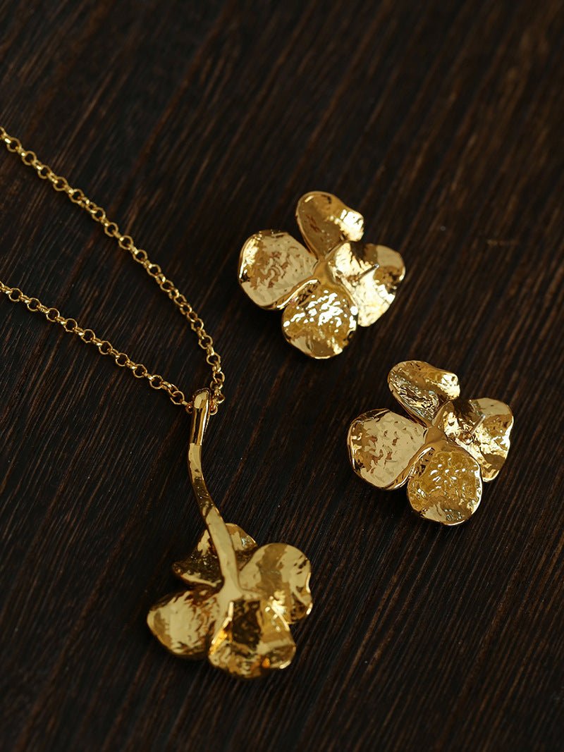 Handcrafted Pearl Flower Necklace - floysun