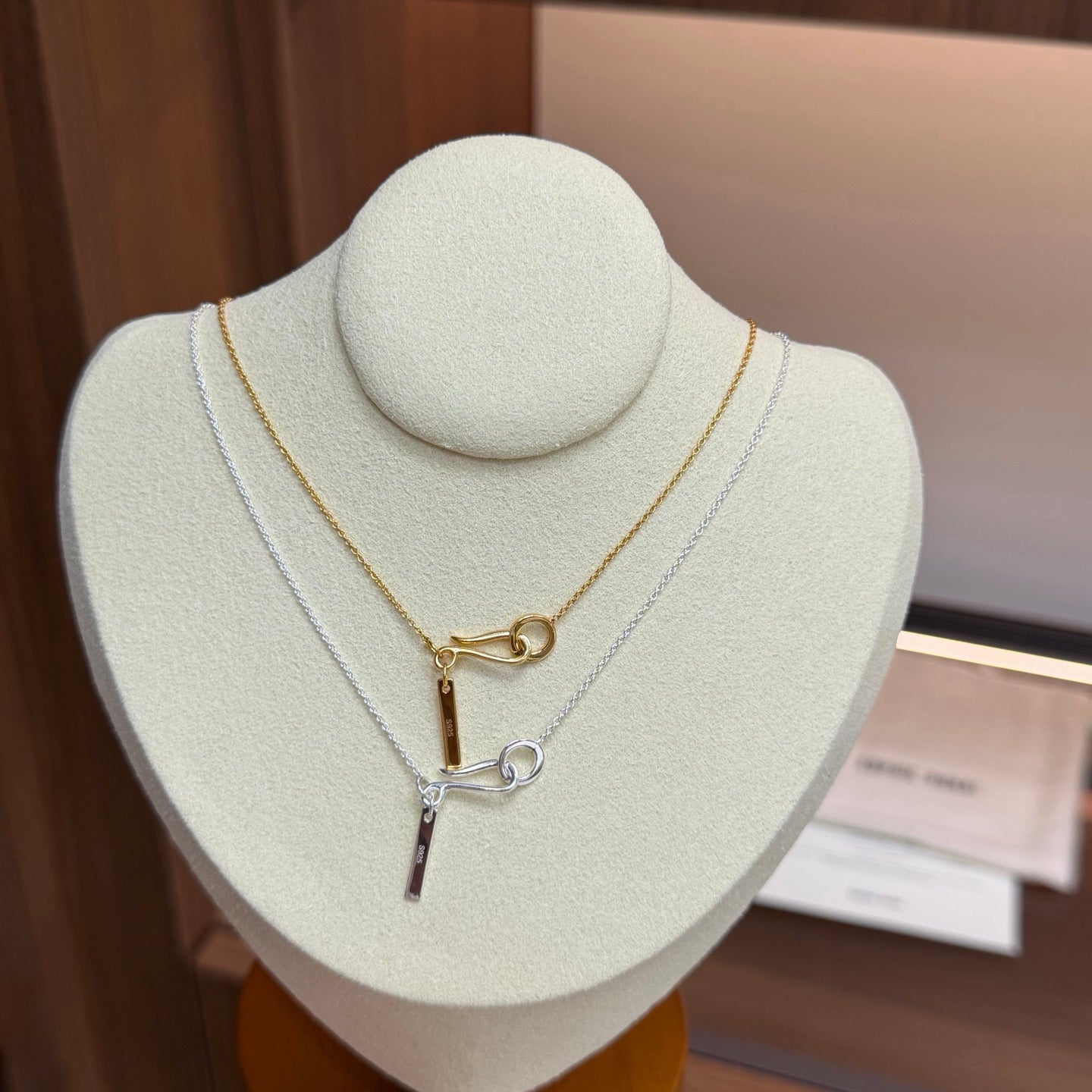 High-Polish Sculptural Teardrop Pendant Necklace - floysun