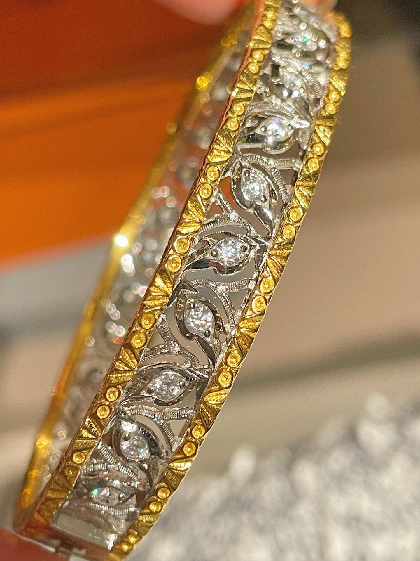 Hollow Leaf Eternal Spring Bangle with Pave Diamonds - floysun