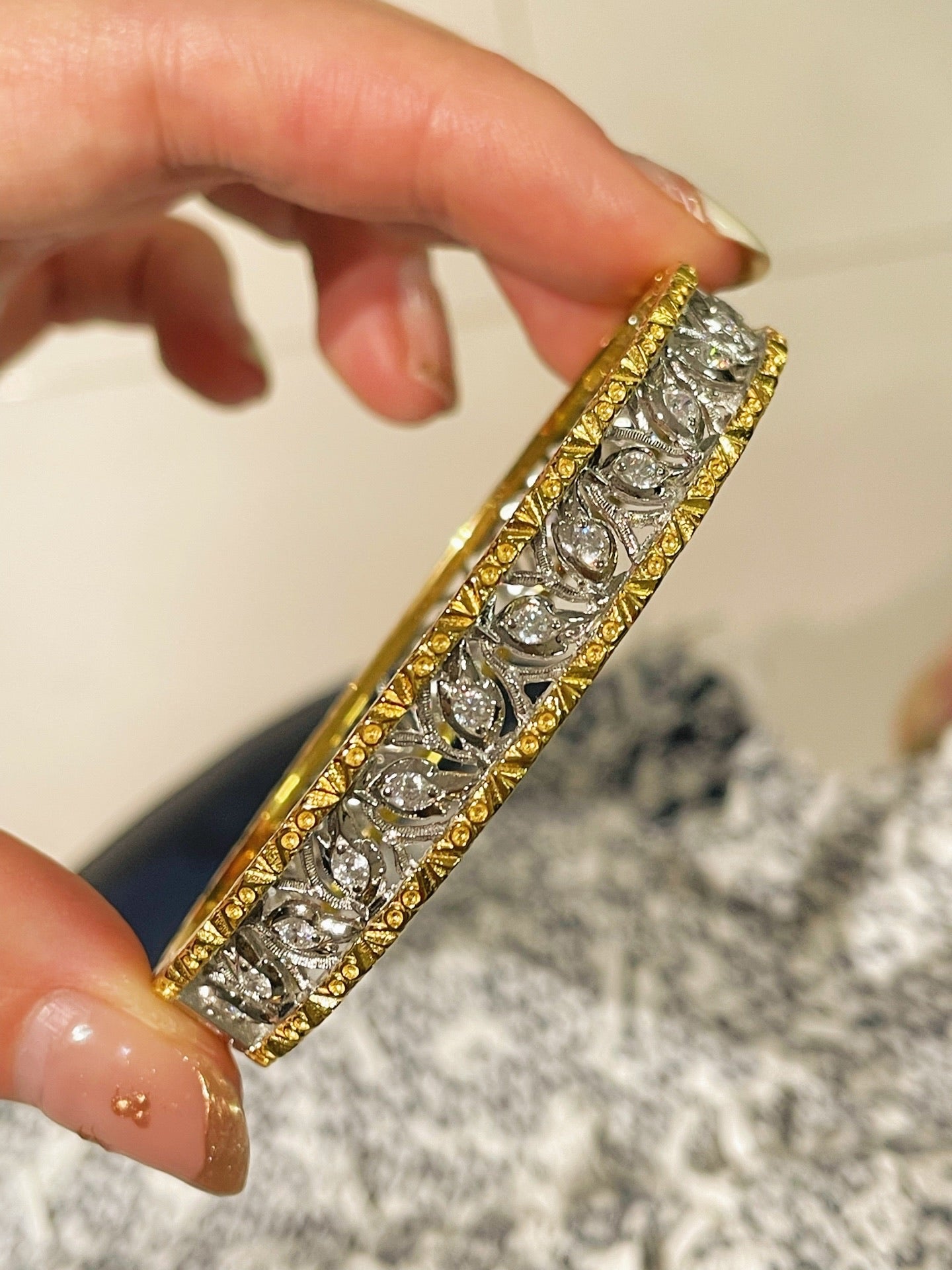 Hollow Leaf Eternal Spring Bangle with Pave Diamonds - floysun