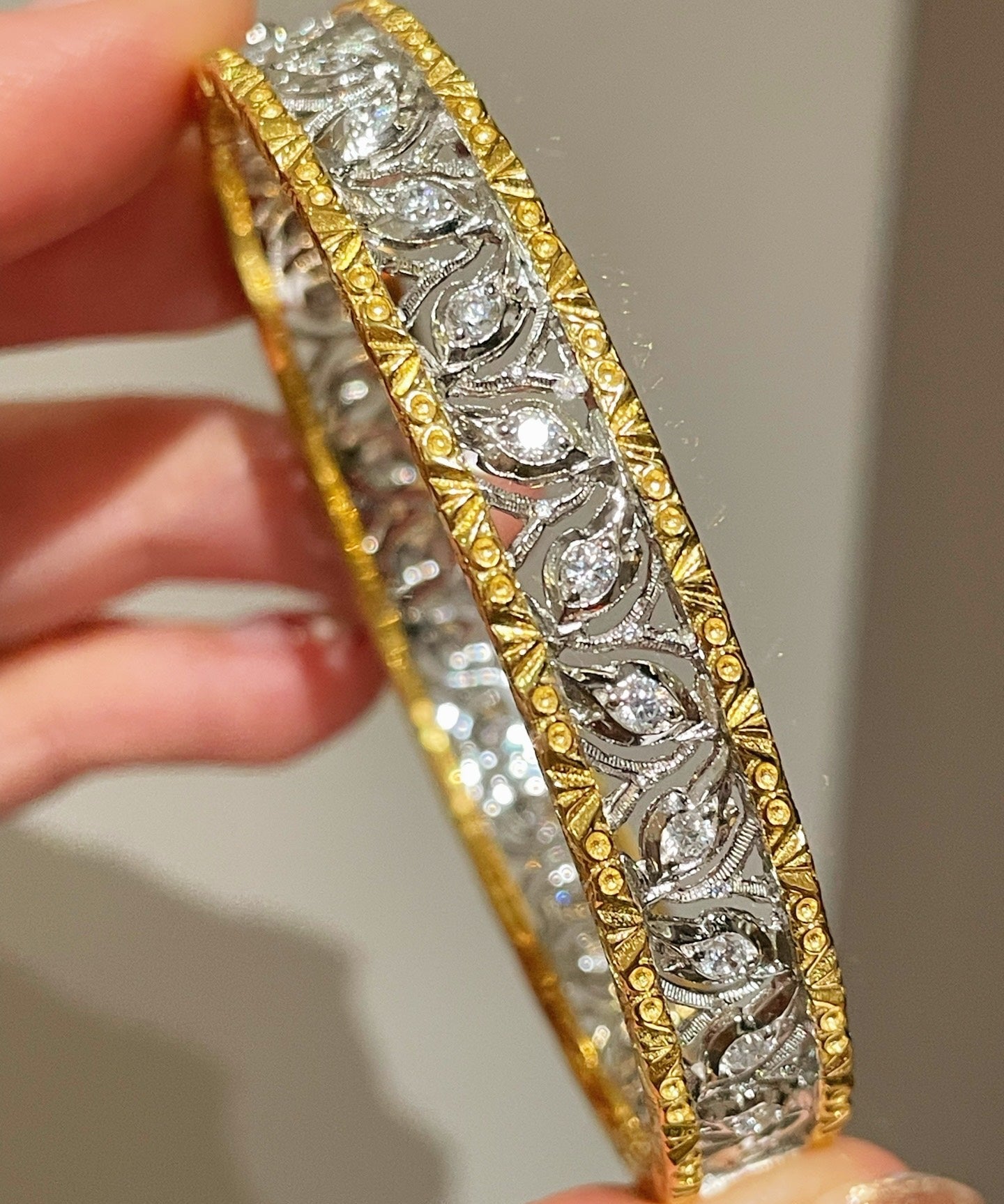 Hollow Leaf Eternal Spring Bangle with Pave Diamonds - floysun