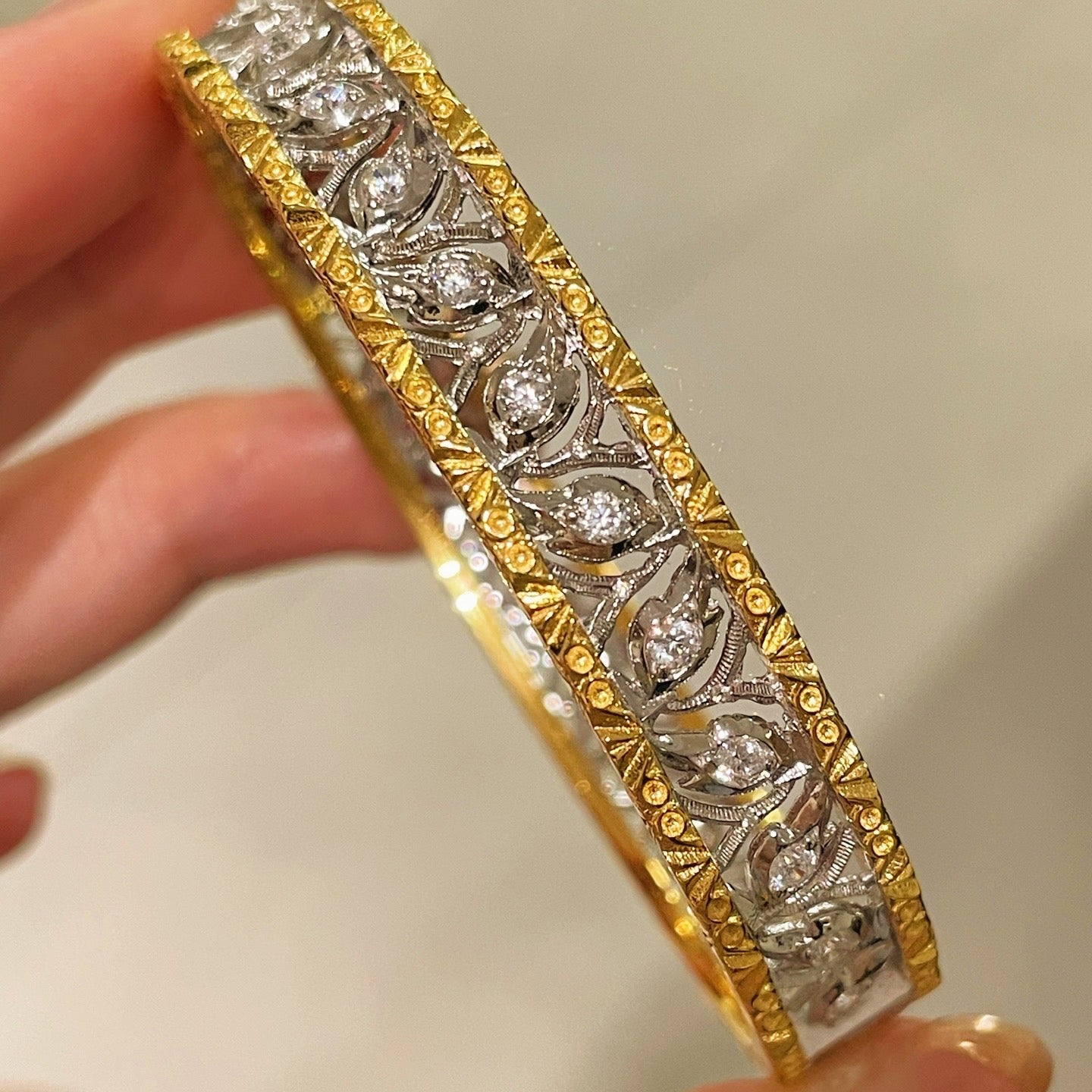 Hollow Leaf Eternal Spring Bangle with Pave Diamonds - floysun