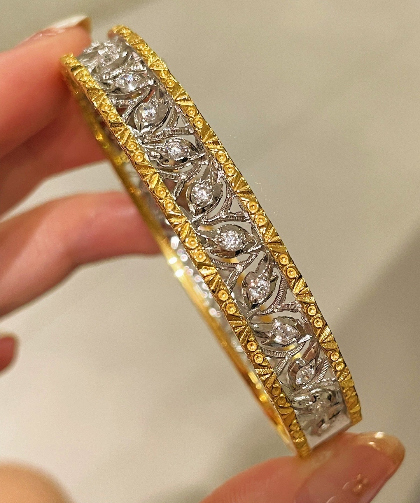 Hollow Leaf Eternal Spring Bangle with Pave Diamonds - floysun