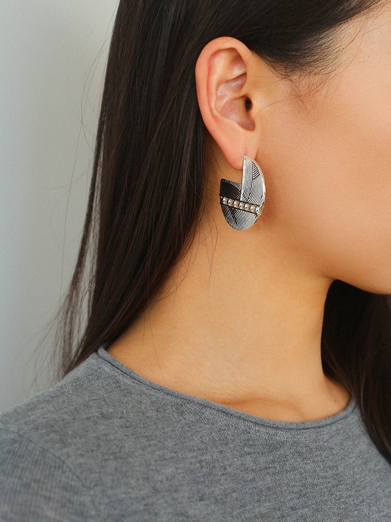 Hollow Woven Geometric Earrings - floysun