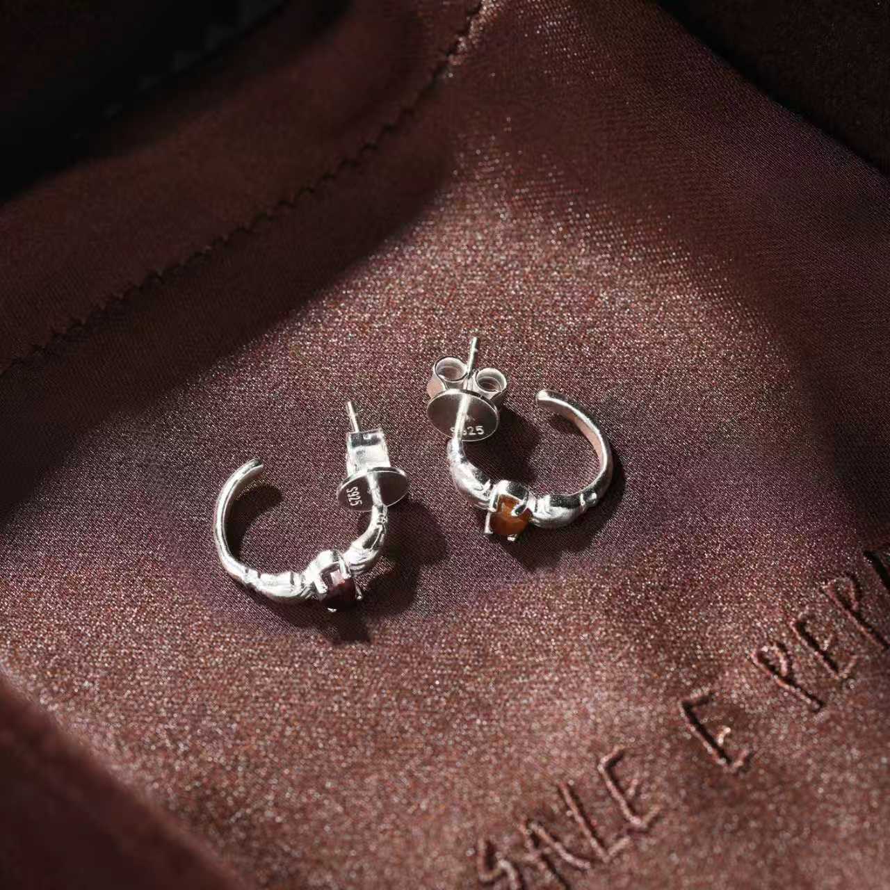 Hugging Hand & Red Tiger's Eye Hoop Earrings - floysun