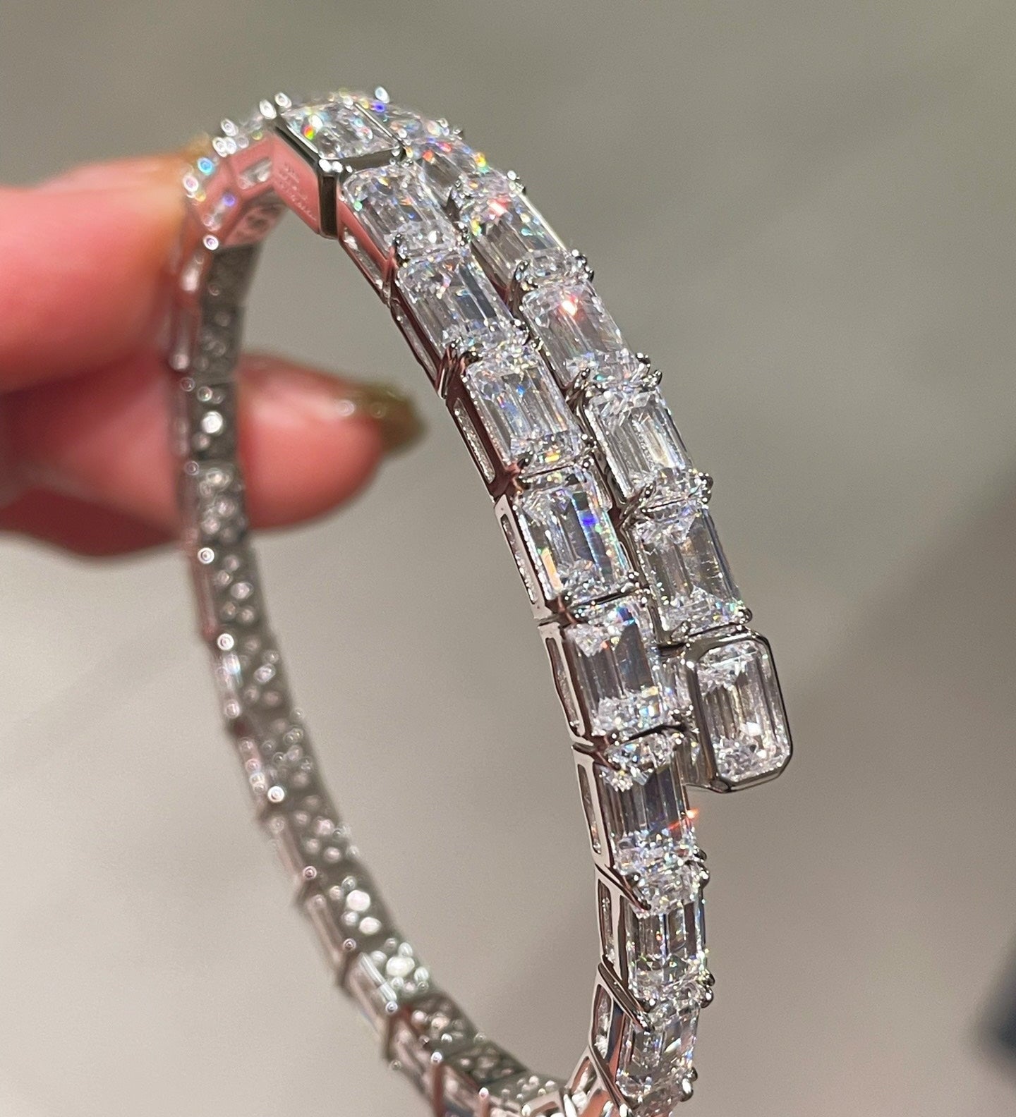 Ice Shine T - Cut Elastic Bracelet – Tower - Cut Diamond Simulant Sparkle - floysun