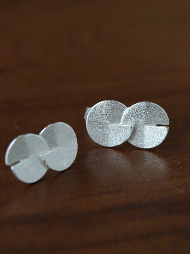 Interlocked Double Circle Brushed Stud Earrings - floysun