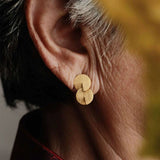 Interlocked Double Circle Brushed Stud Earrings - floysun
