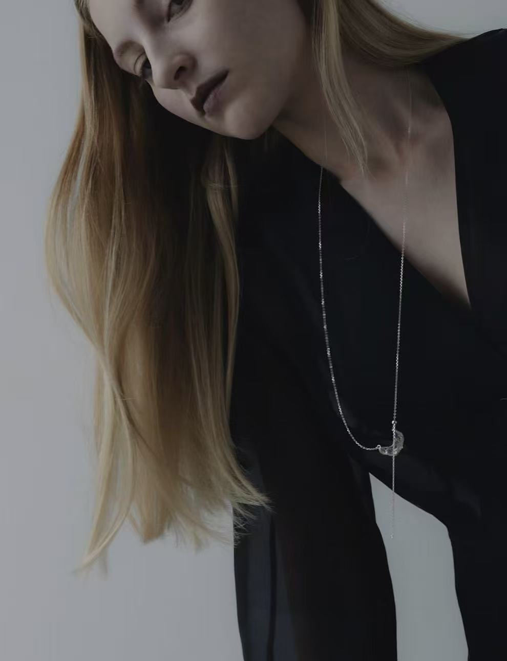 Irregular Hollow Crescent Slider Necklace - floysun