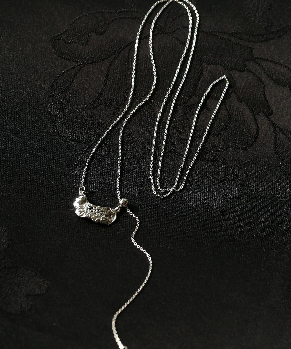 Irregular Hollow Crescent Slider Necklace - floysun