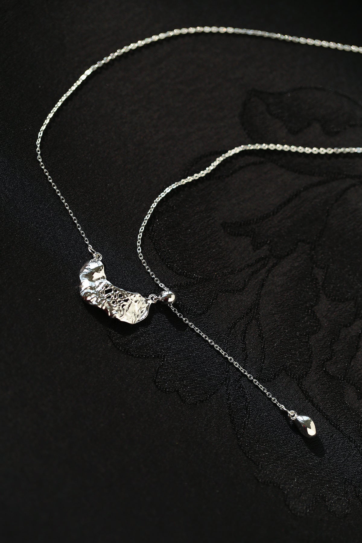 Irregular Hollow Crescent Slider Necklace - floysun