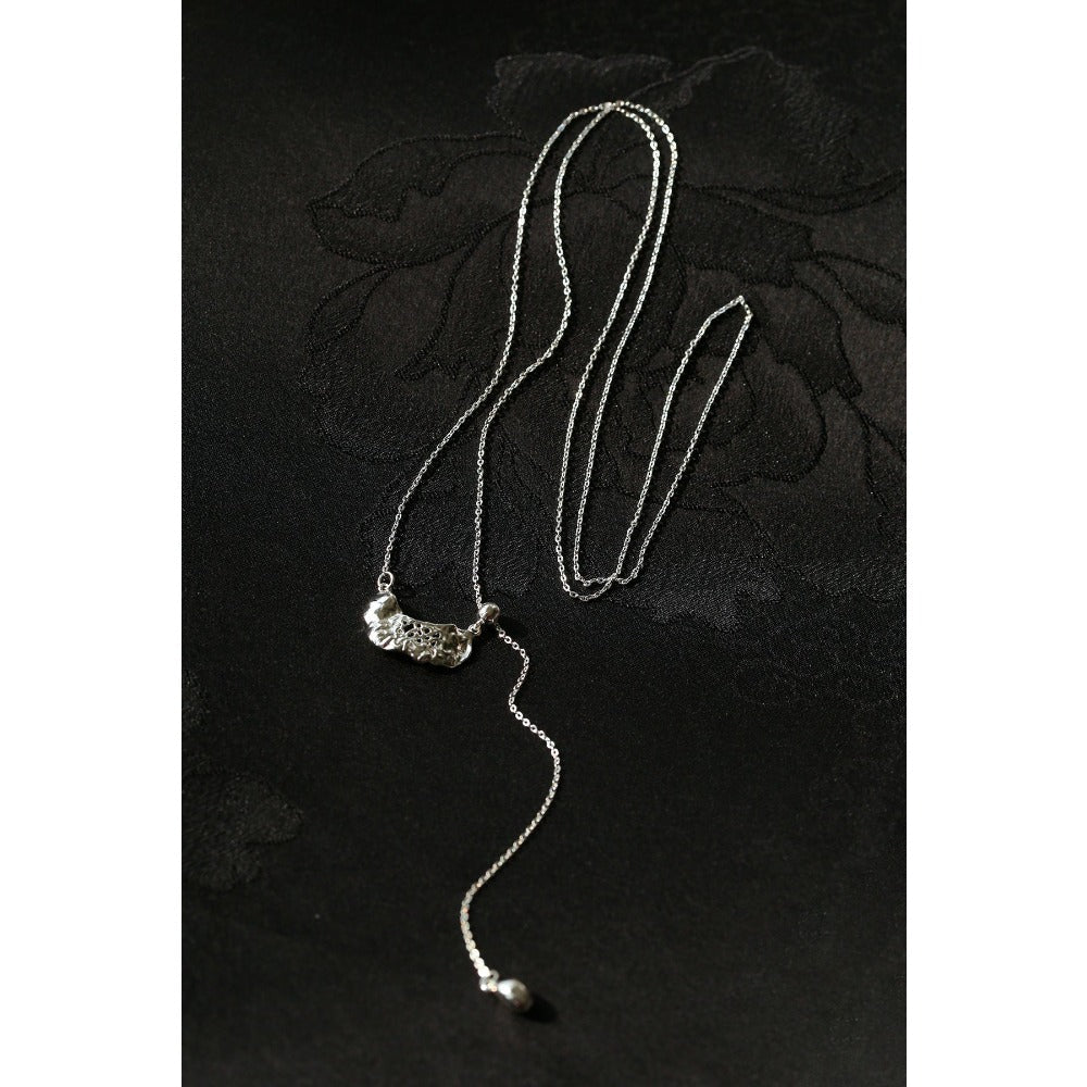 Irregular Hollow Crescent Slider Necklace - floysun