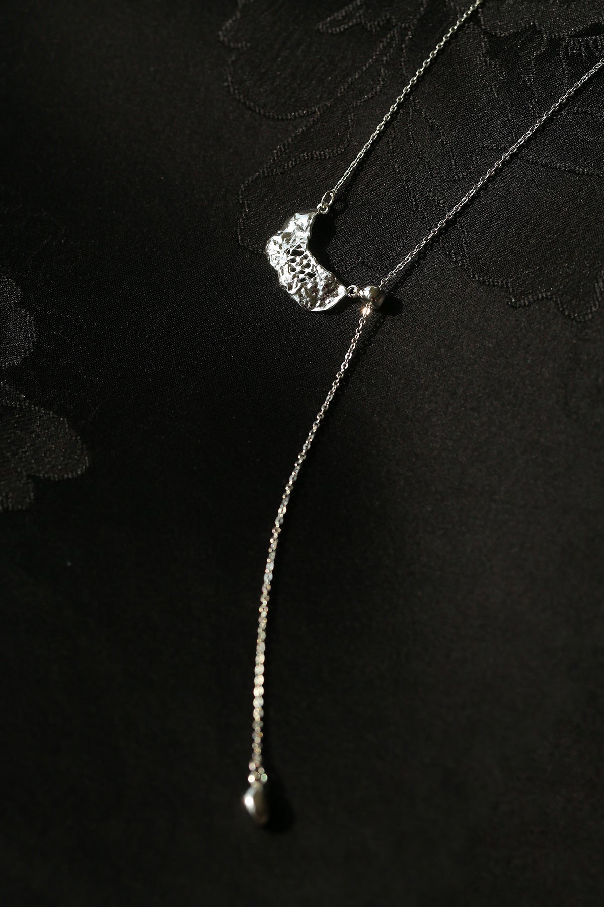 Irregular Hollow Crescent Slider Necklace - floysun