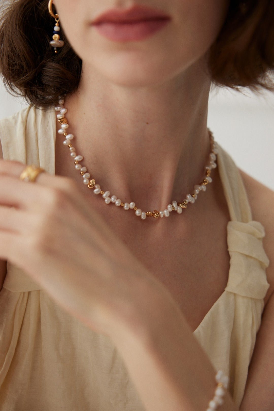 Irregularly Arranged Pearl and Gold Bead Necklace - floysun