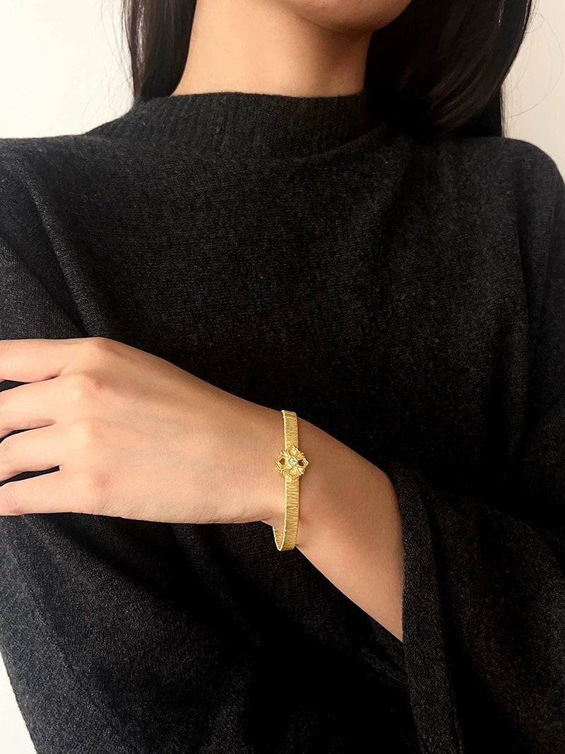 Italian Artisan Wire Bracelet in 925 Sterling Silver | Clover & Belt Buckle Designs - floysun