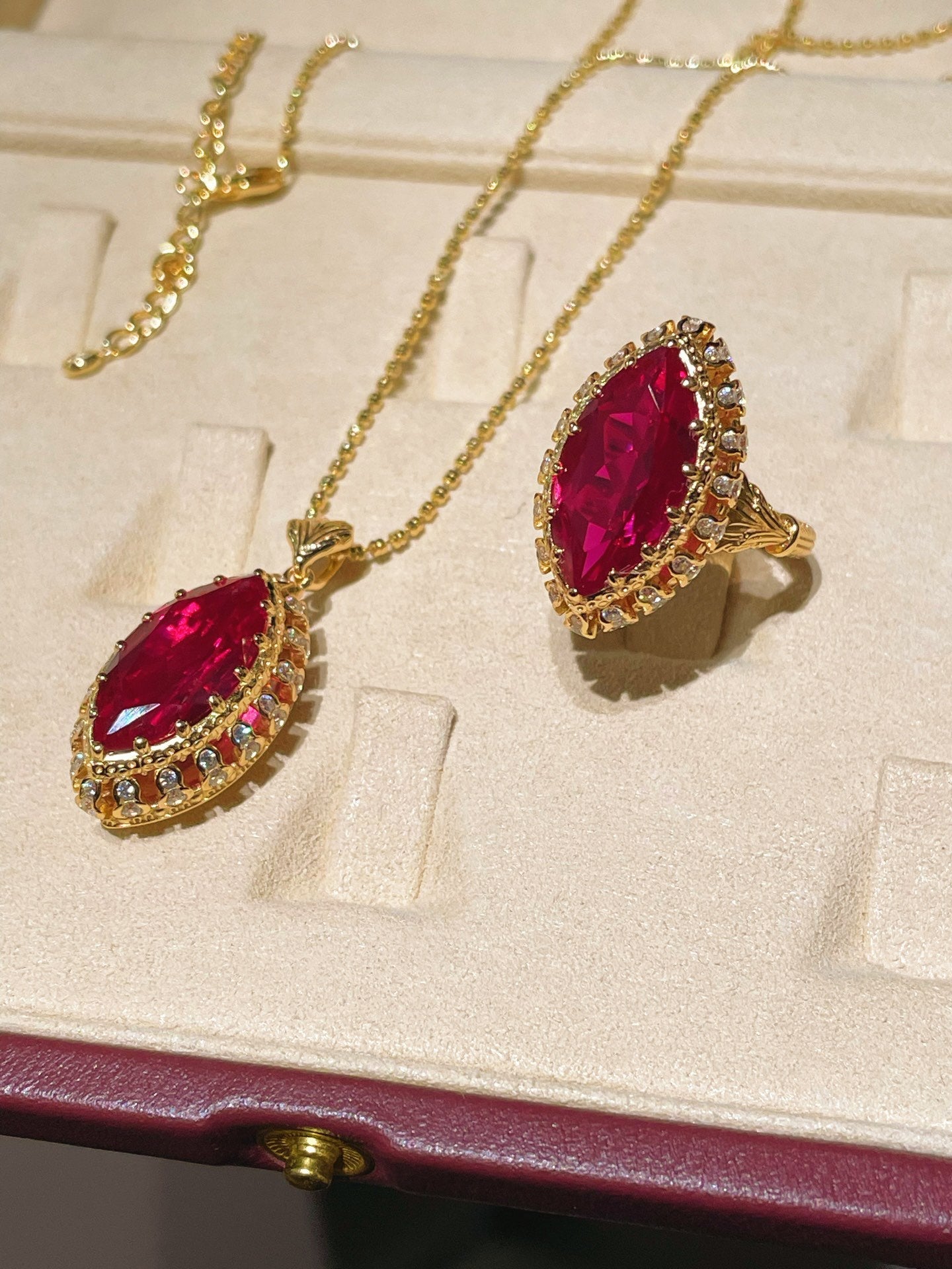 Italian Vintage Marquise Red Ruby Ring - floysun