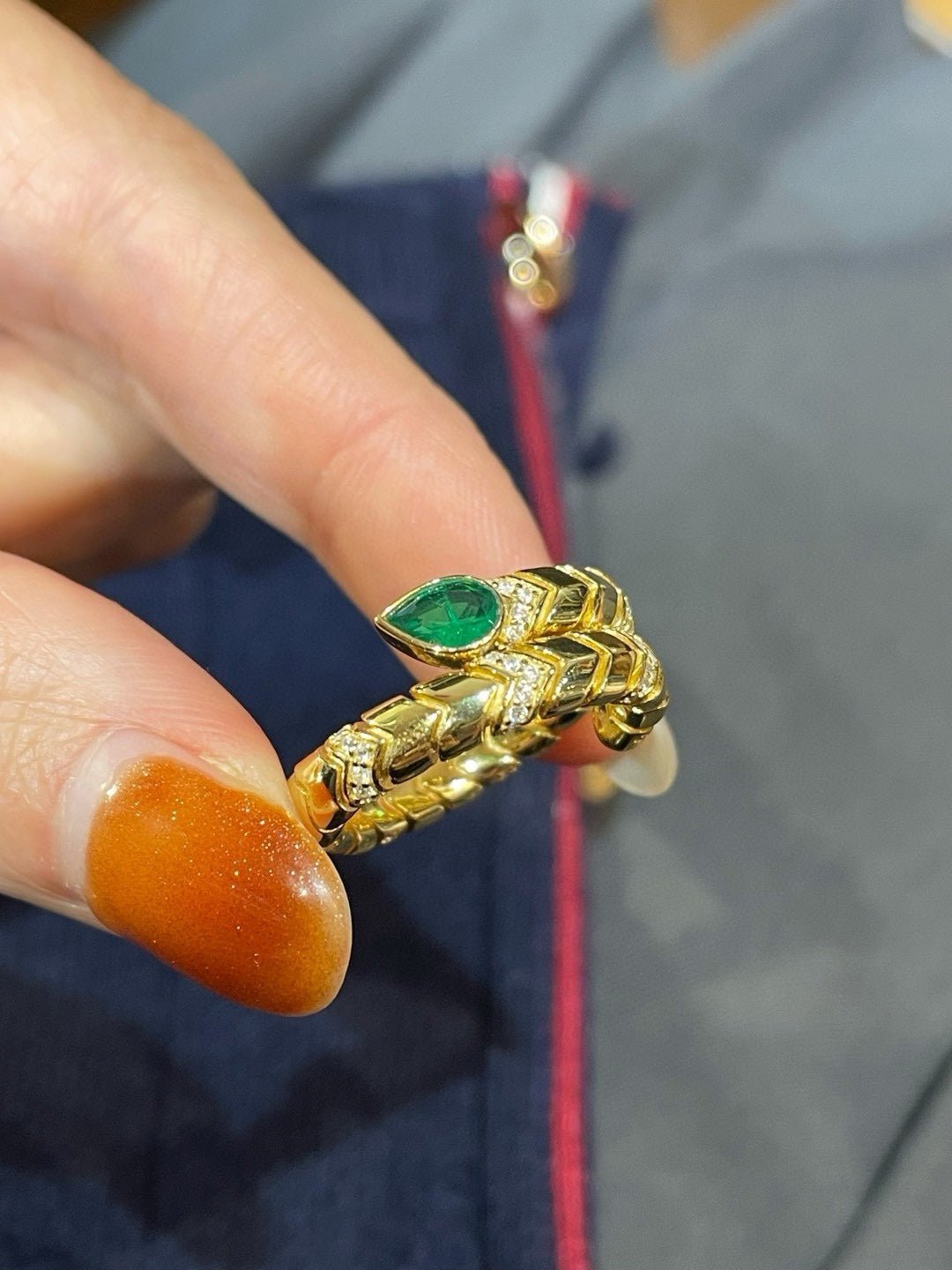 K - Yellow Gold Serpent Green Chalcedony Stretch Ring - floysun