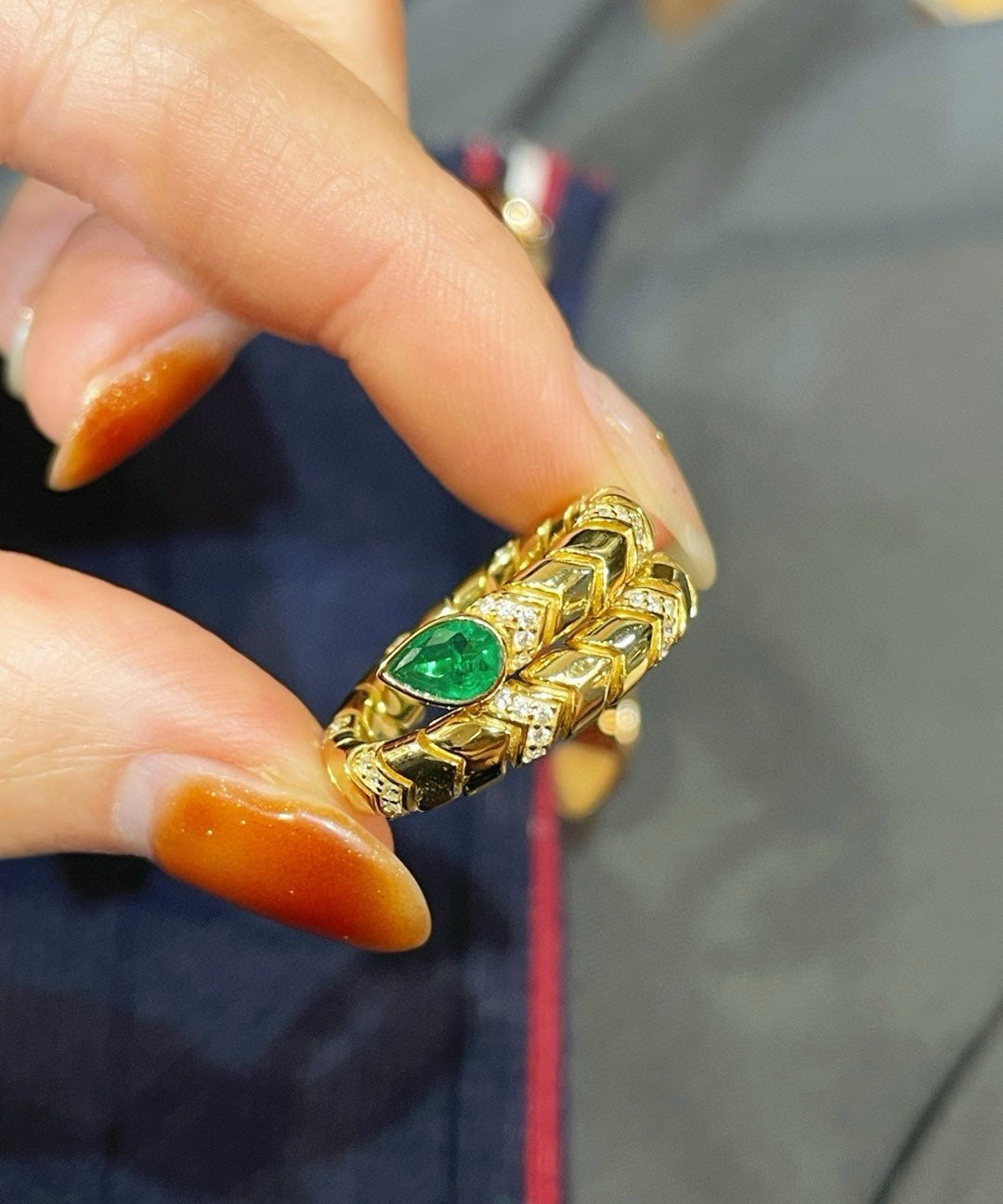 K - Yellow Gold Serpent Green Chalcedony Stretch Ring - floysun