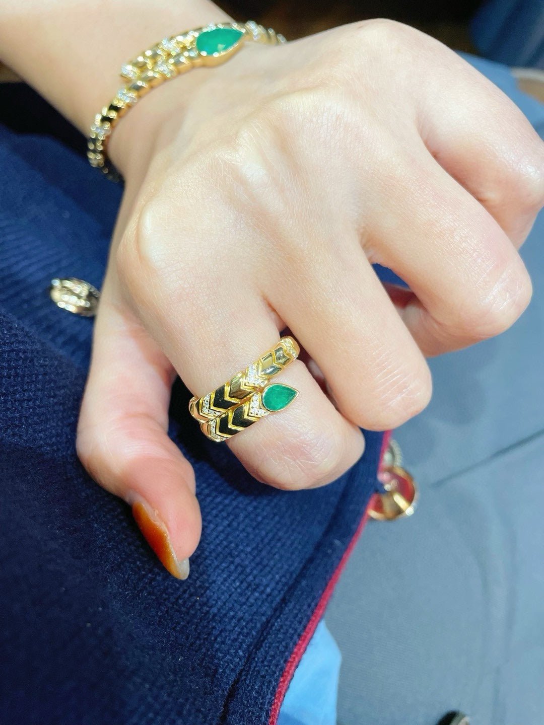 K - Yellow Gold Serpent Green Chalcedony Stretch Ring - floysun