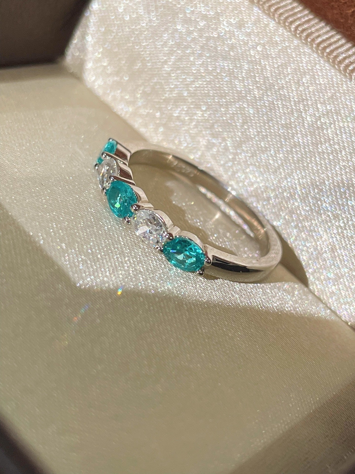 Lab - Grown Paraiba Minimalist Ring - floysun