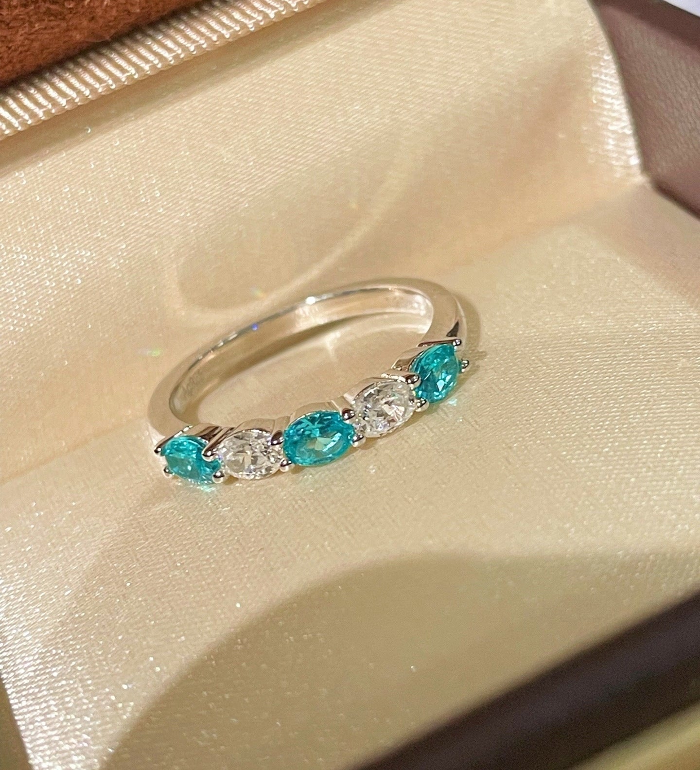 Lab - Grown Paraiba Minimalist Ring - floysun