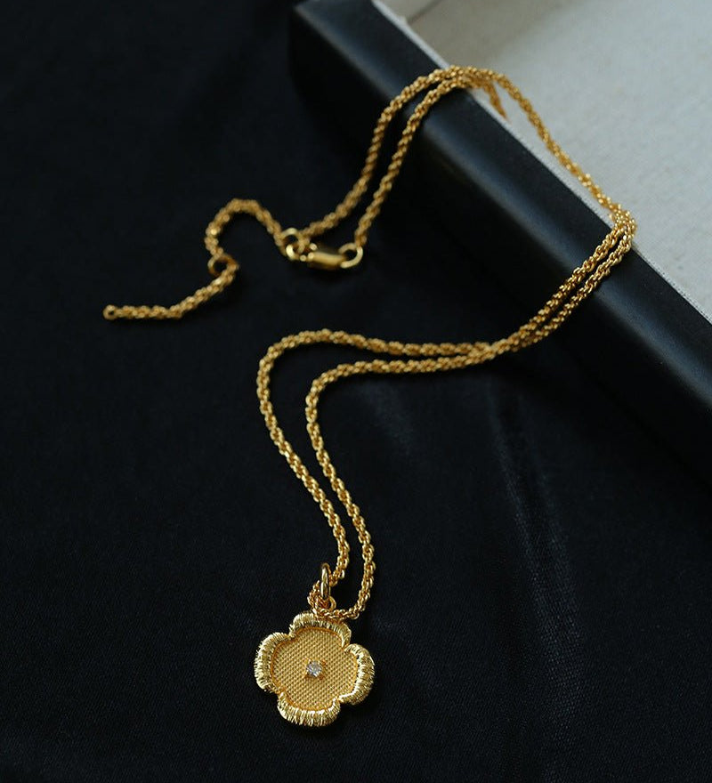 Lace Embroidered Flower Necklace - floysun