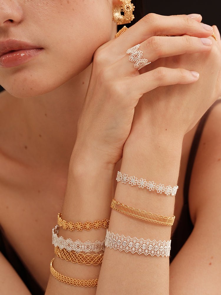 Lace Pattern Diamond Open Bangle - floysun