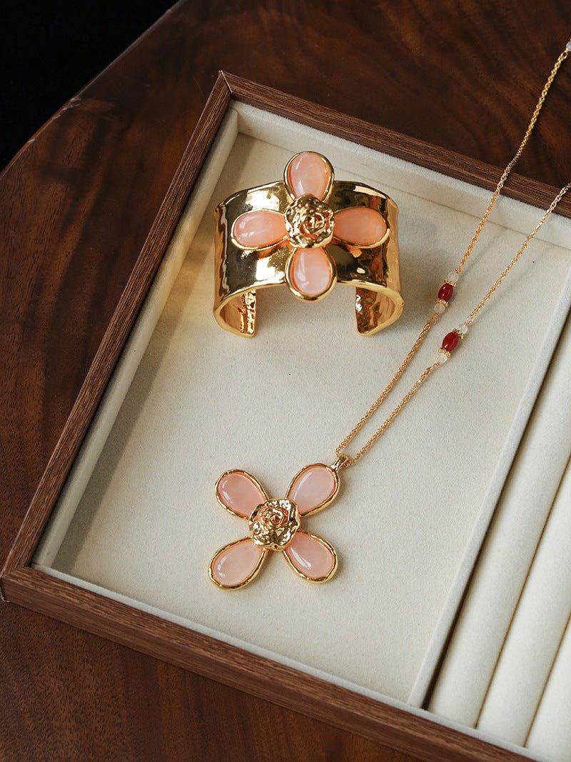 Lava Rose Quartz Flower Necklace - floysun